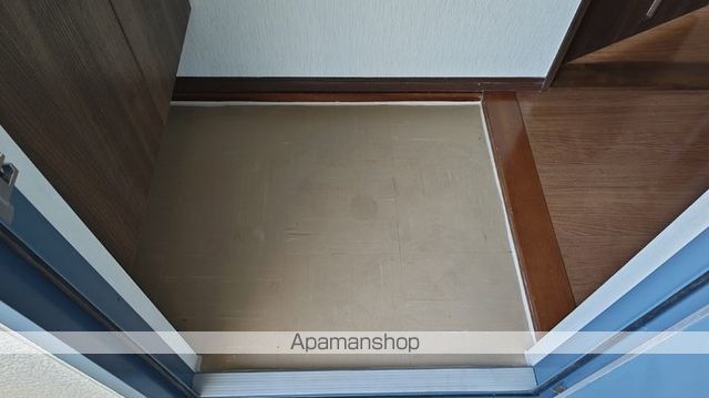 アンプルール C棟の玄関写真