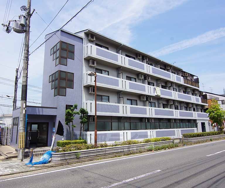 建物外観　がっちりした造り。