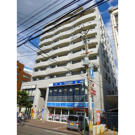 【ライオンズマンション盛岡内丸の建物外観】