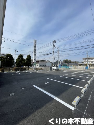 駐車場　駐車場に車を止められます