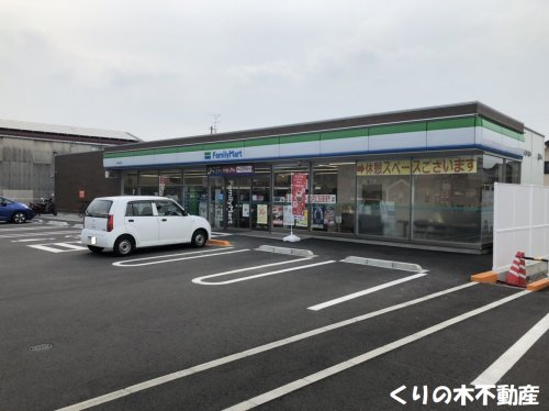 コンビニ　ファミリーマート 今治阿方店（コンビニ）まで15m