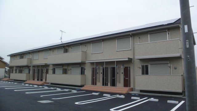 建物外観　南向きで日当たり良好　インターネット無料　間取り反転タイプあ