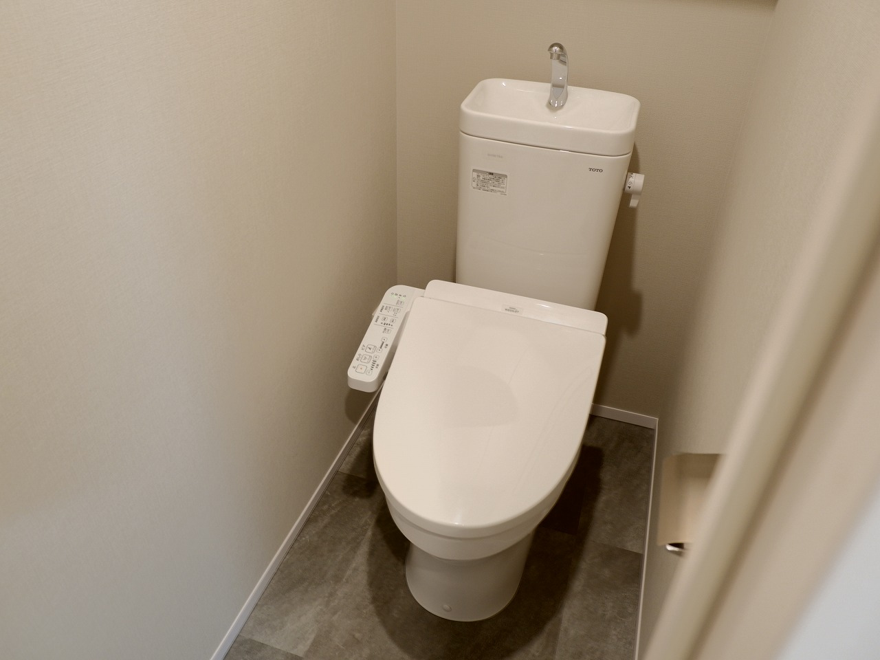 トイレ　温水洗浄便座♪