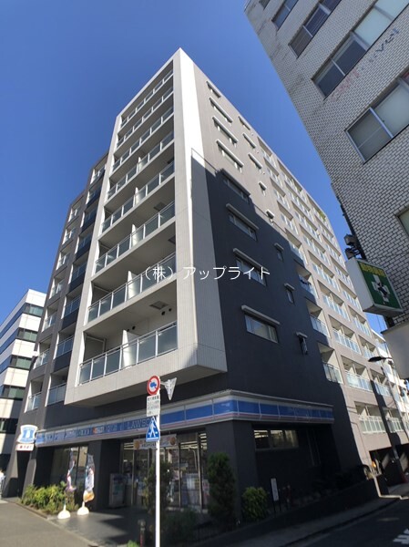 新宿区荒木町のマンションの建物外観