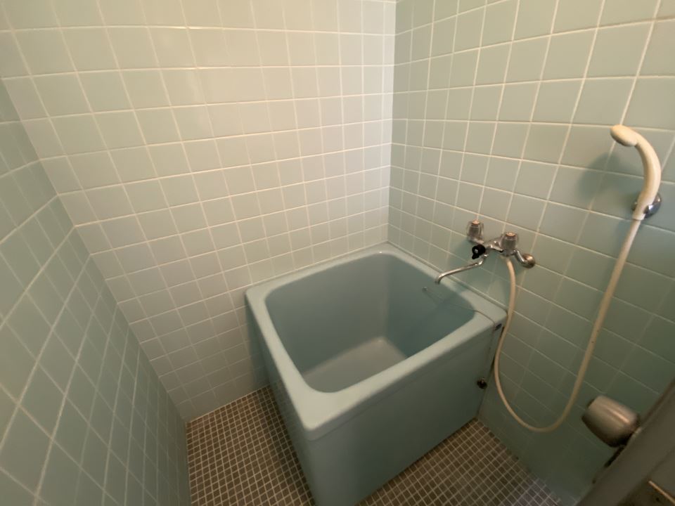 バス・シャワールーム　シャワー付きの浴室です