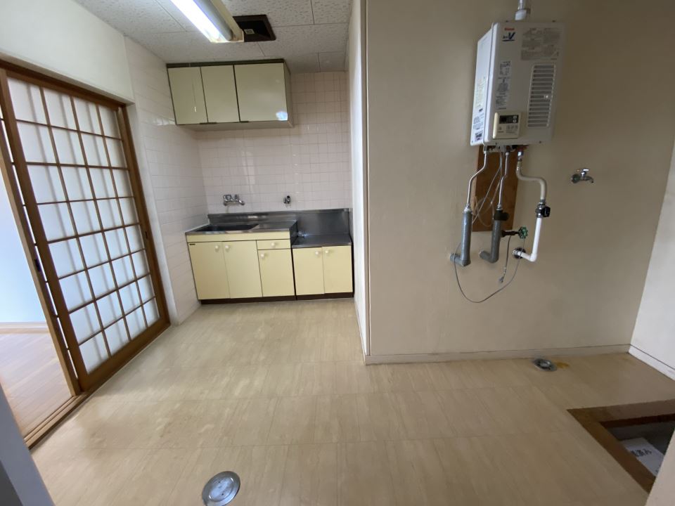 その他設備　玄関から見た室内です