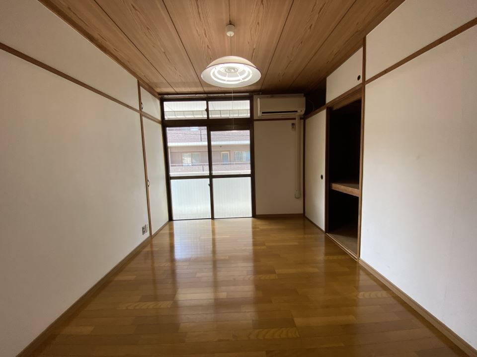 居室・リビング　６畳の洋室です