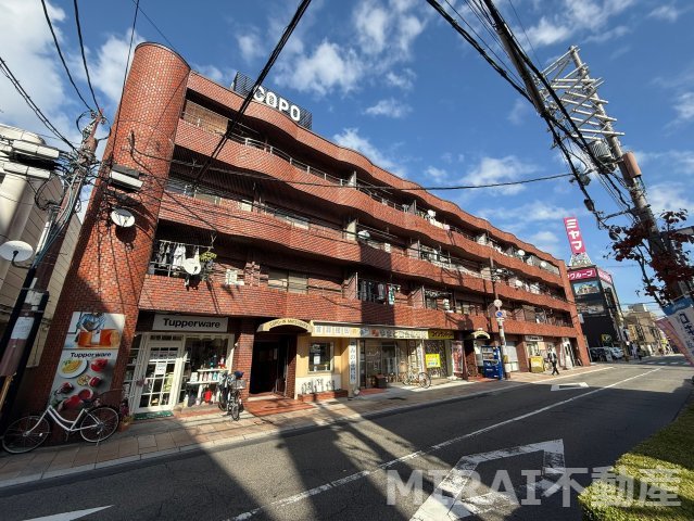 【松原市阿保のマンションの建物外観】