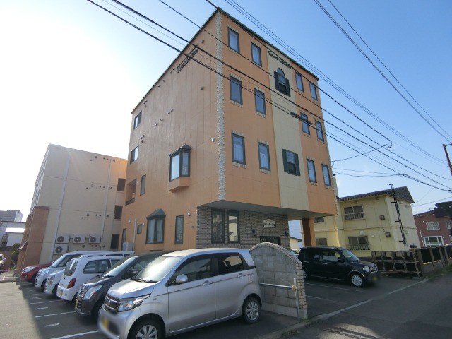 函館市本町のマンションの建物外観