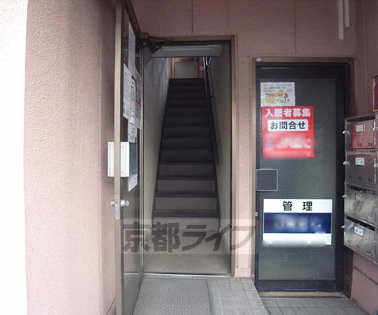 【ヴィラ円町のエントランス】