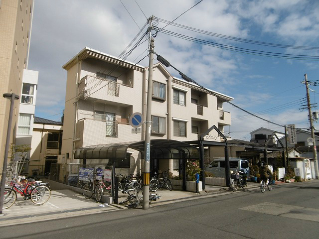 東大阪市俊徳町のマンションの建物外観