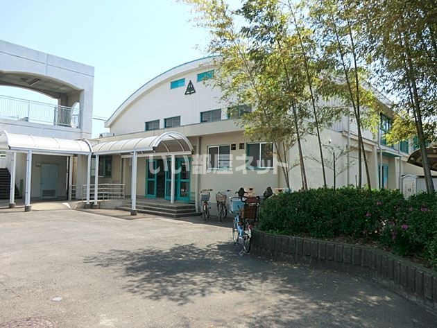 小学校　小平市立小平第十小学校（小学校）まで2059m