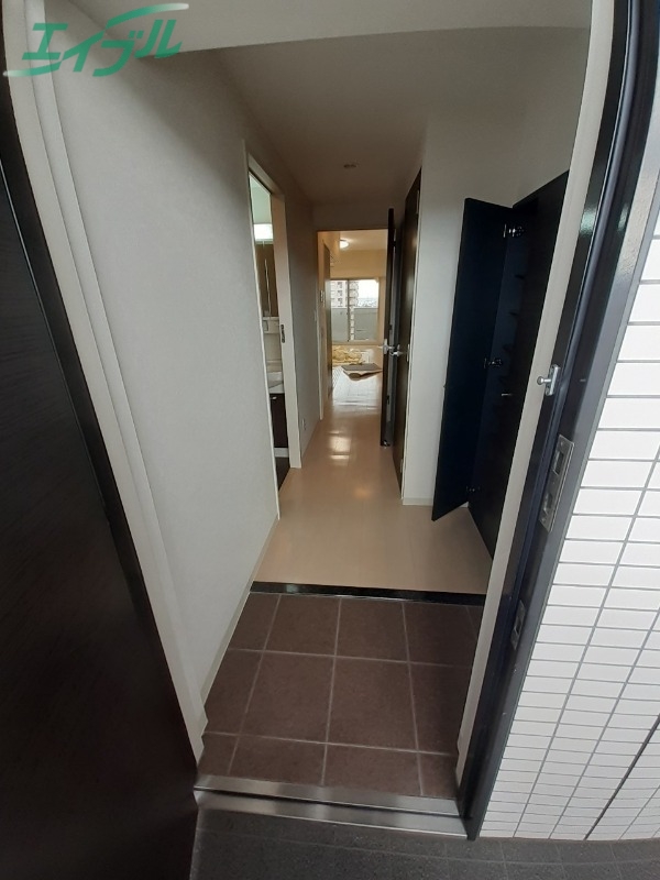 玄関　同物件別部屋の写真