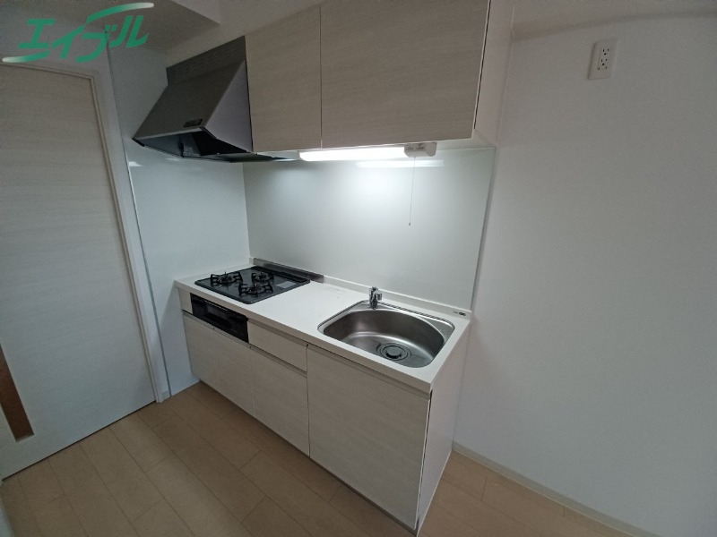 キッチン　同物件別部屋の写真