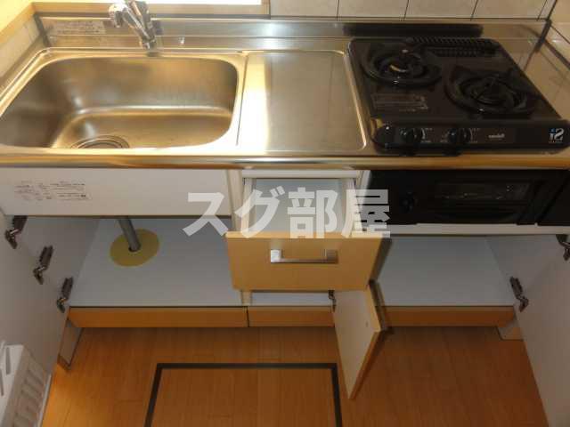 収納　キッチン収納下