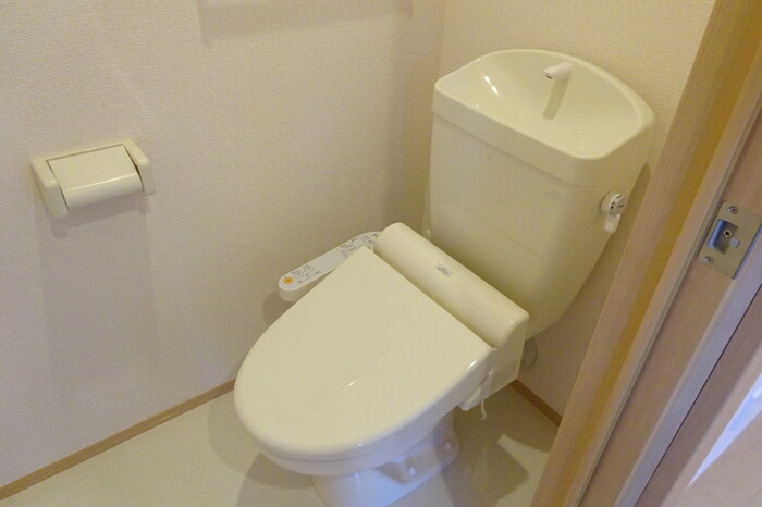 トイレ　温水洗浄暖房便座