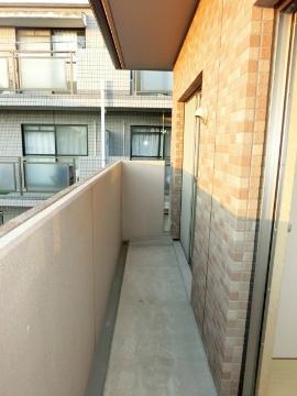 　バルコニー　ベランダ