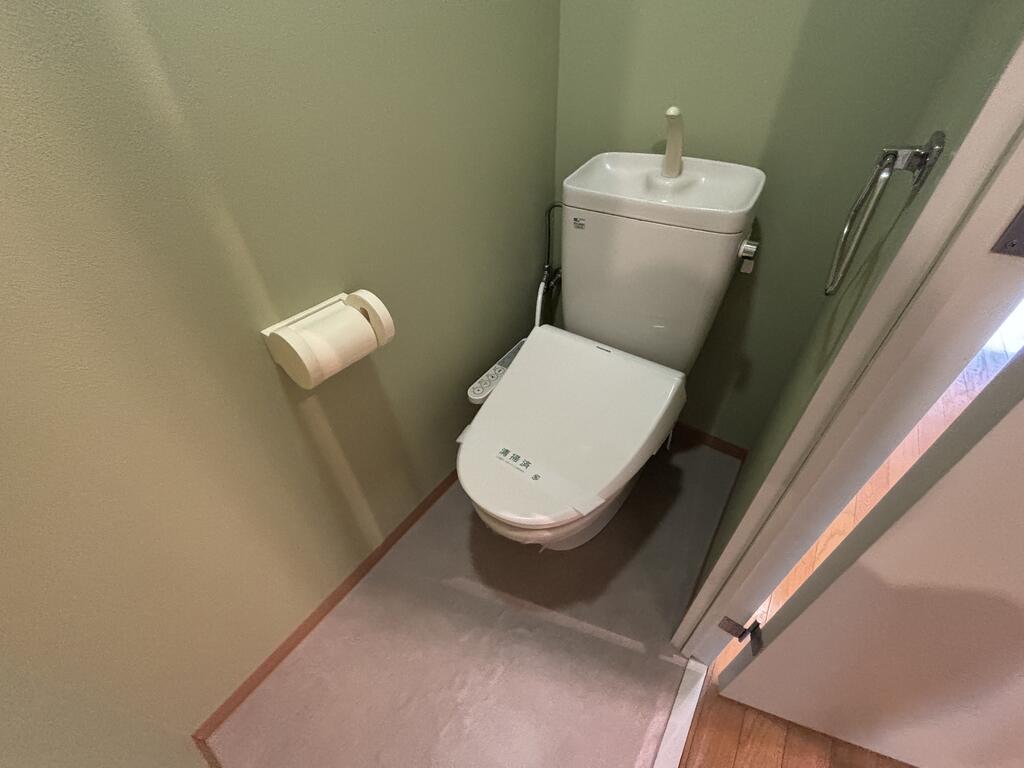 トイレ　ウォシュレット付き