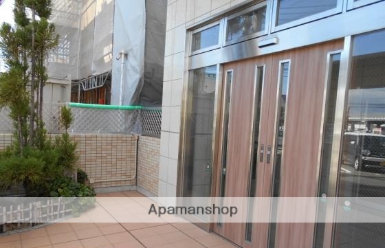 エントランス　駐車場