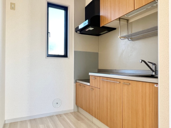 キッチン　2口ガスコンロ設置可能な広さです。調理スペースもあります♪