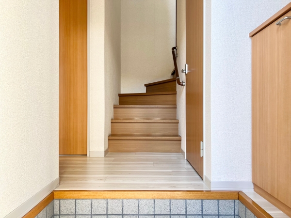 玄関　シューズボックス付きはうれしいポイントです。