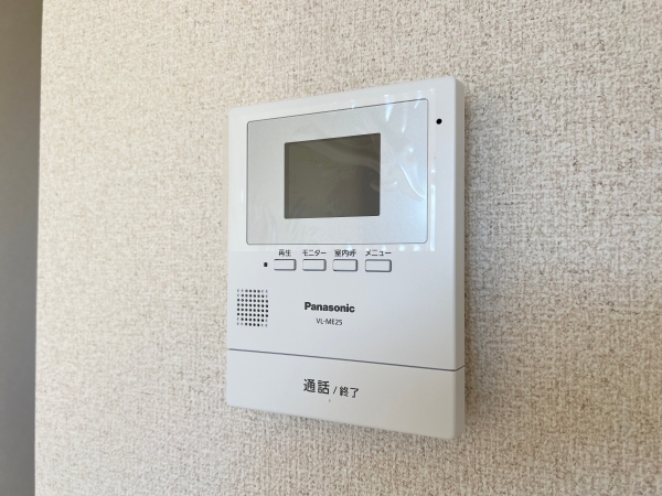 セキュリティ　訪問者がモニターで確認できるインターフォンで安心です。