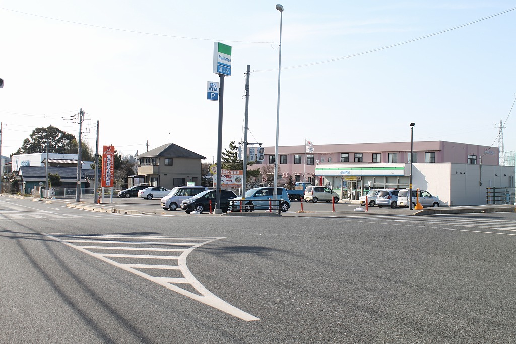 コンビニ　ファミリーマート水戸城東店（コンビニ）まで410m