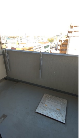 バルコニー　お洋服もしっかりかわきます