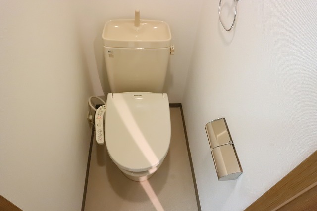 トイレ　キレイな個室空間です