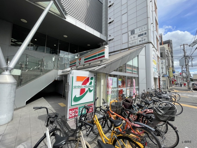 コンビニ　セブンイレブン 大阪西九条駅前店（コンビニ）まで244m