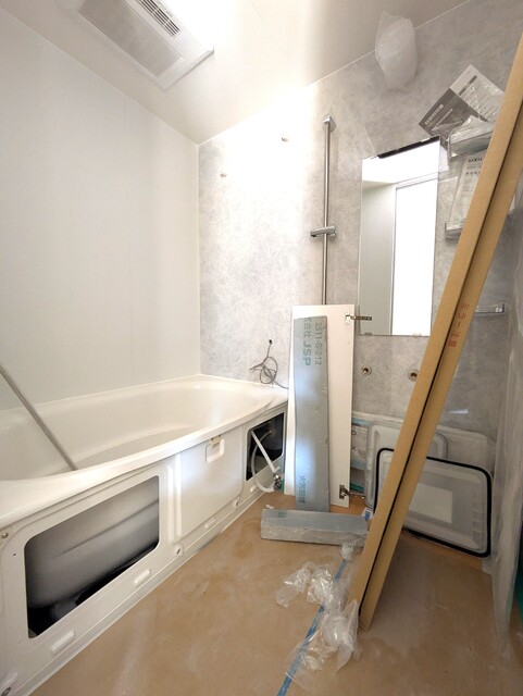 バス・シャワールーム　建築中の２０１号写真