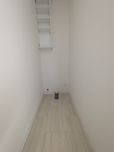 トイレ　建築中の２０１号写真