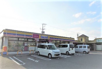 コンビニ　ミニストップ（コンビニ）まで670m