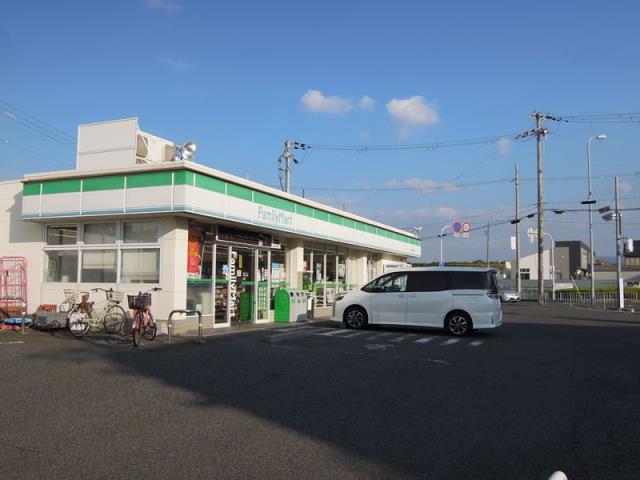 コンビニ　ファミリーマート（コンビニ）まで1172m