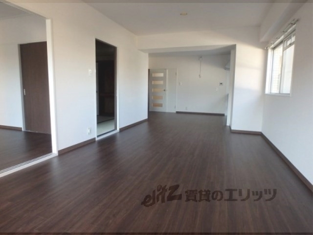 居室・リビング　リビング