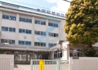 中学校　江戸川区立葛西第三中学校（中学校）まで590m