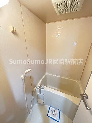 バス・シャワールーム　ゆったり過ごせるお風呂です