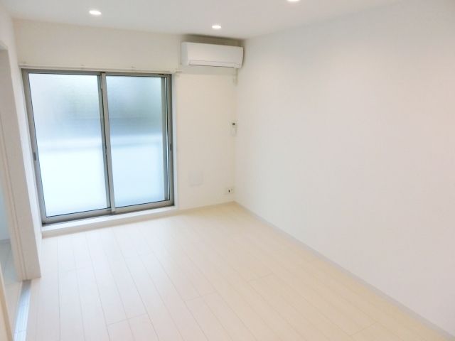 居室・リビング　日当たり良好です。