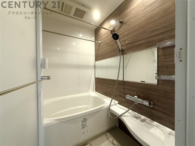 バス・シャワールーム　浴室乾燥付きで便利☆