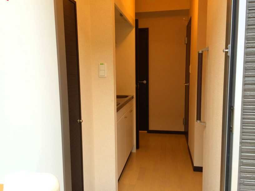 玄関　同タイプの物件となります。