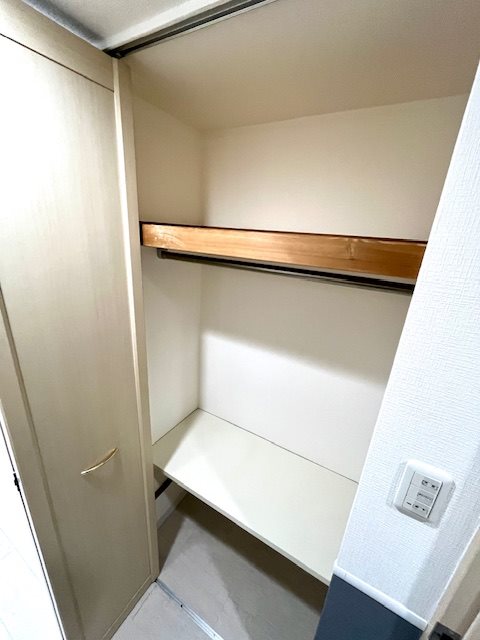 収納　収納も大きめ。コートのそのまま入ります。