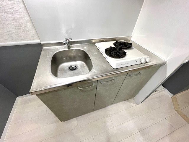 キッチン　都市ガス2口ガスコンロシステムキッチンで本格的なお料理も