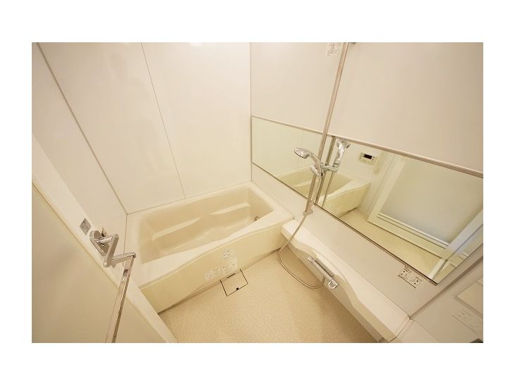 バス・シャワールーム　※別部屋の参考写真です。