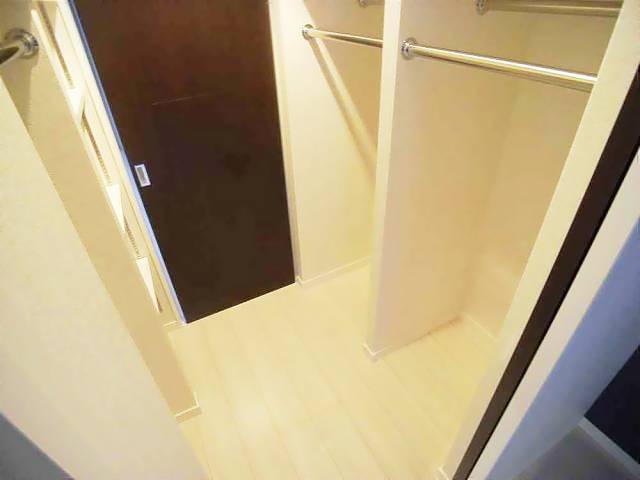 収納　ウォークインクローゼット