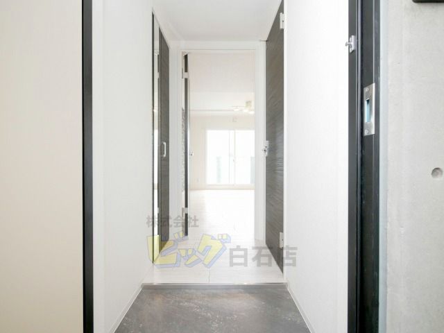 玄関　広々とした玄関です♪