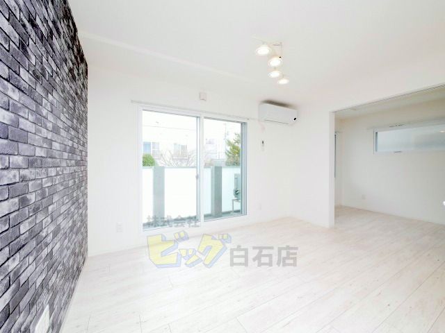 居室・リビング　広々リビングです♪