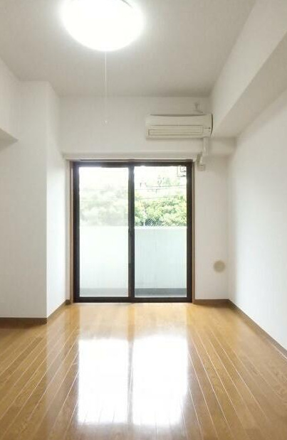 居室・リビング　グリフィン横浜・反町公園