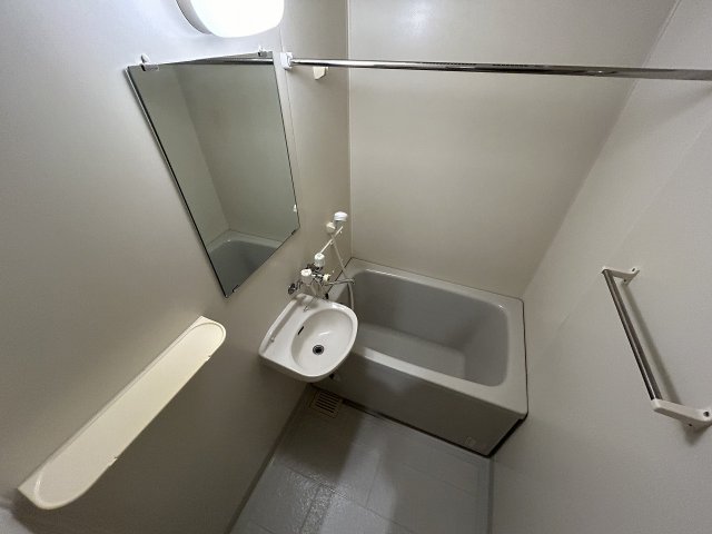 バス・シャワールーム　お風呂で日々の疲れを落としましょう