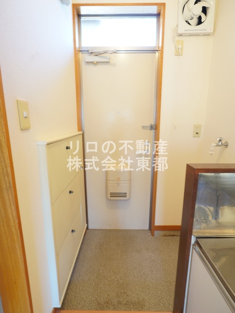 玄関　自然光が入る玄関です♪