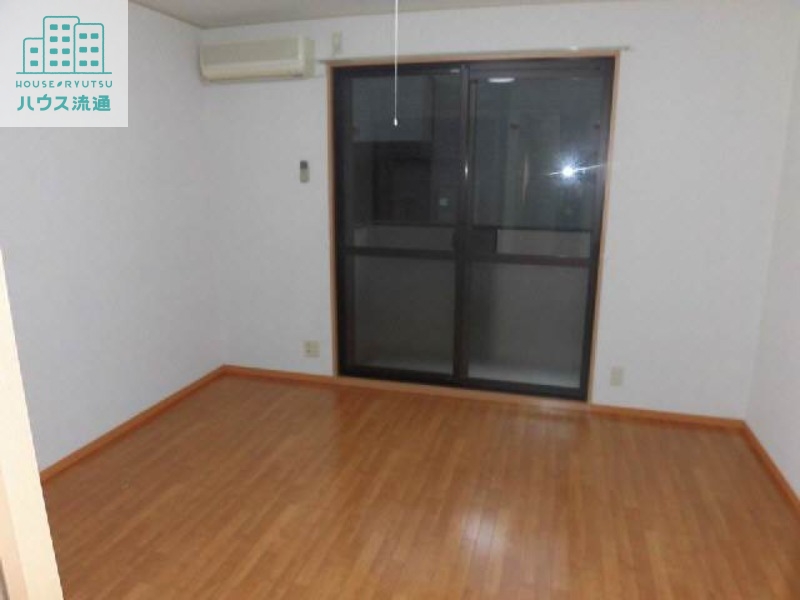 居室・リビング　※別号室写真です